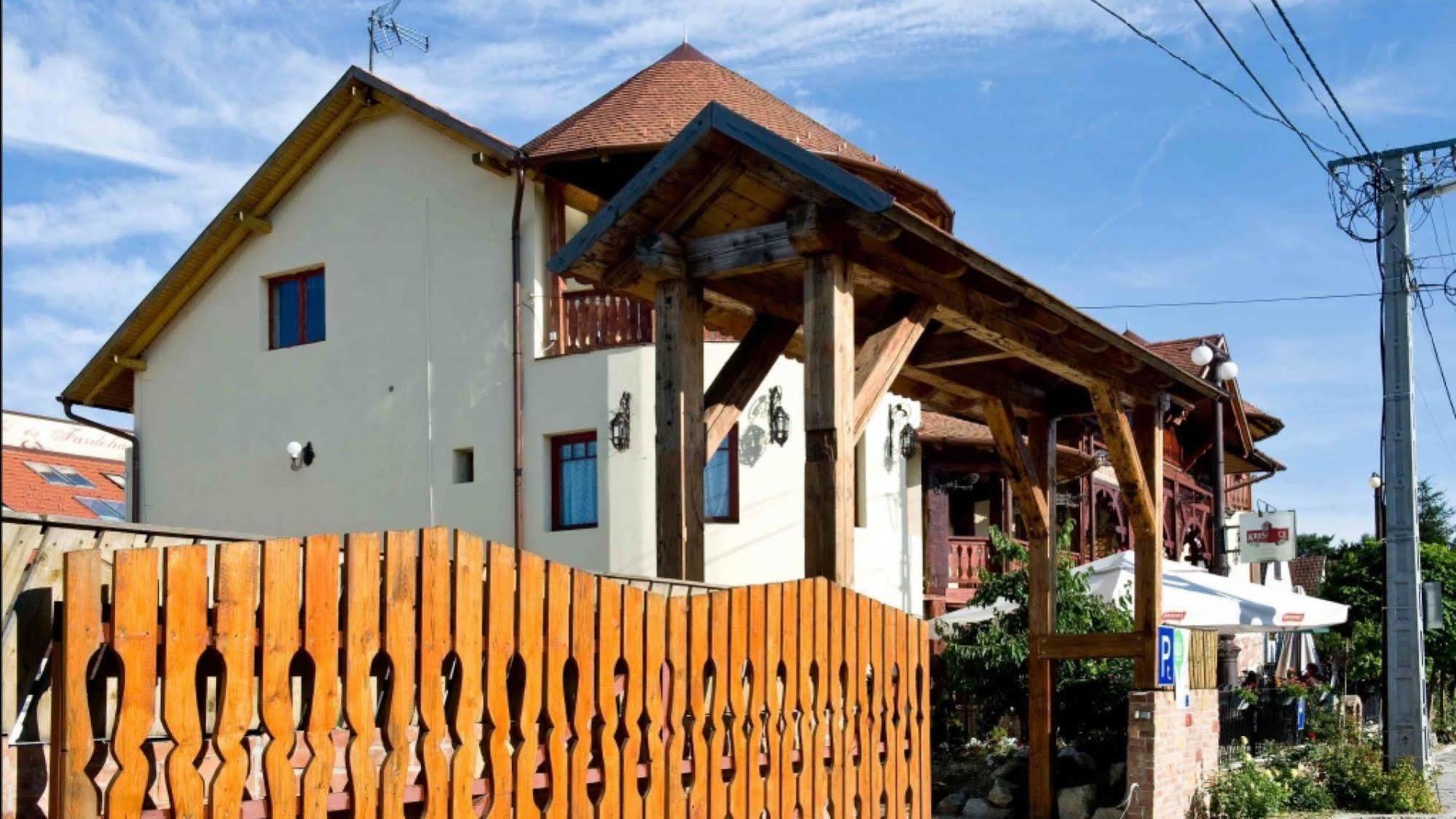 Nyilas Fogado Nyiregyhaza Exterior photo